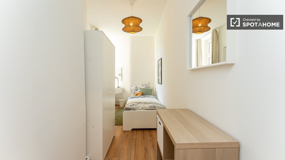 Double room Berlin, 4 beds, 73m² — photo 8