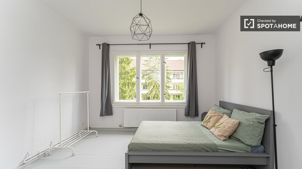 Double room Berlin, 3 beds, 61m² — photo 13