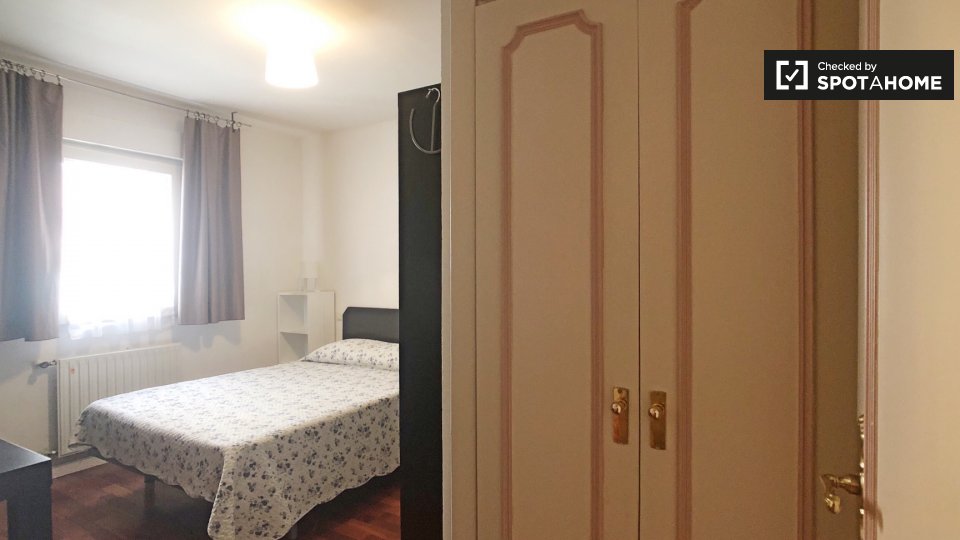 Double room Madrid, 3 beds, 160m² — photo 16