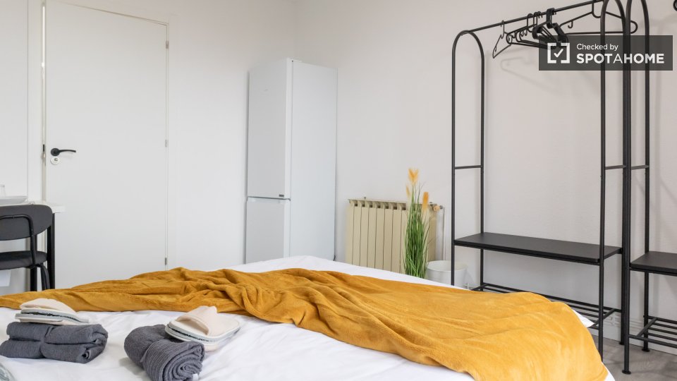 Double room Madrid, 5 beds — photo 8