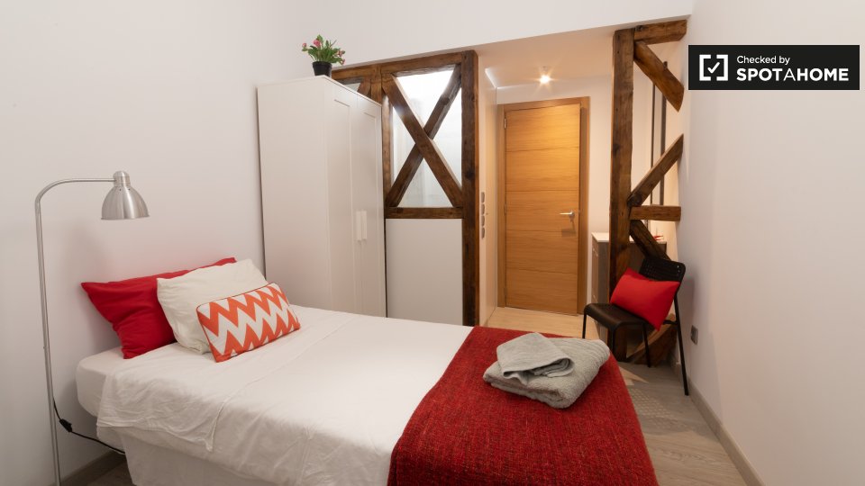 Double room Lisbon, 5 beds, 120m² — photo 13