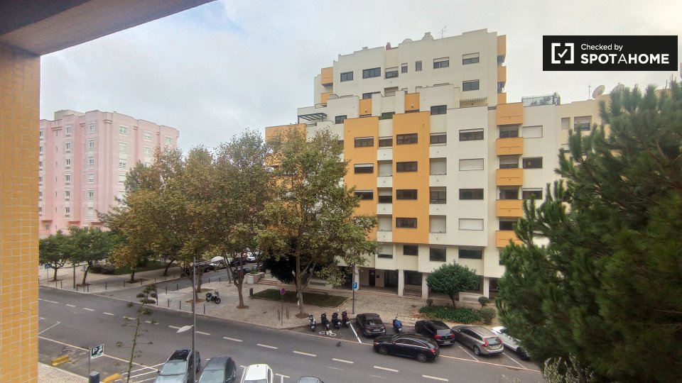 Double room Lisbon, 5 beds, 300m² — photo 13