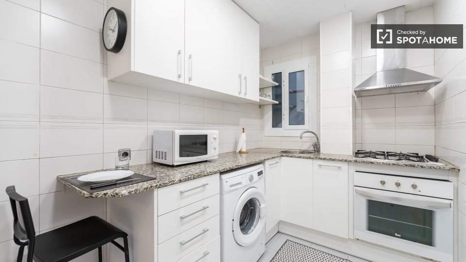Double room Barcelona, 4 beds, 90m² — photo 3