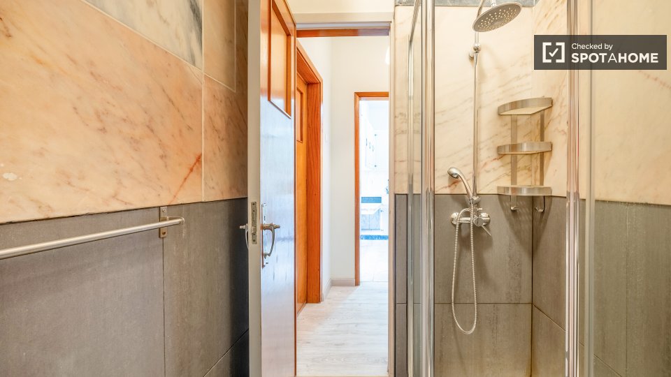 Double room Lisbon, 7 beds — photo 11