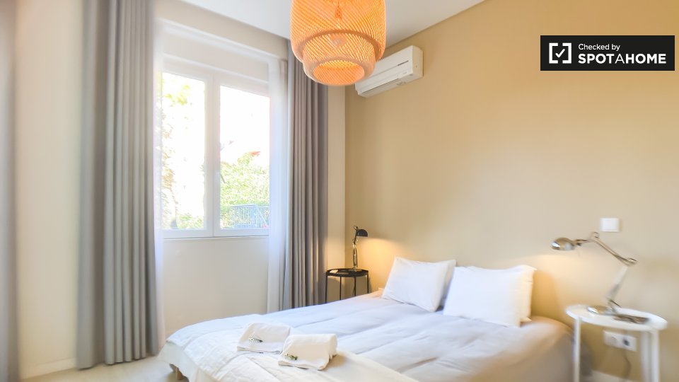 Apartment Lisbon, 2 beds, 130m² — photo 19
