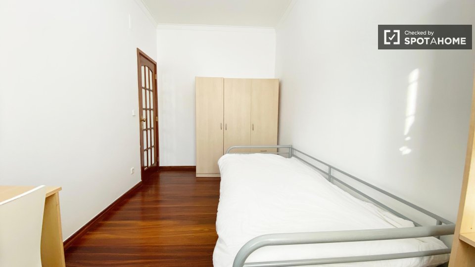 Double room Lisbon, 1 bed, 60m² — photo 66