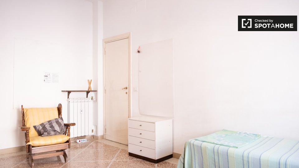 Double room Rome, 5 beds — photo 16