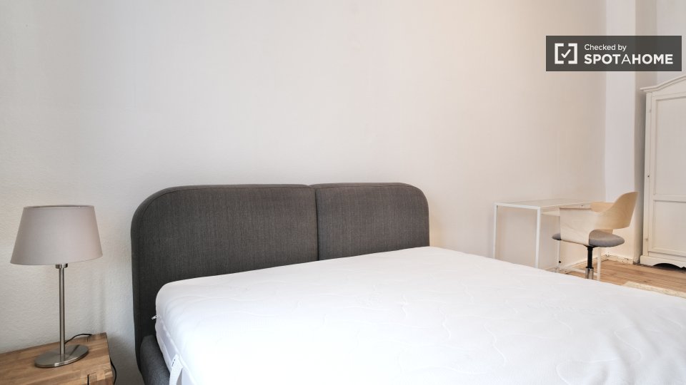Double room Berlin, 2 beds, 53m² — photo 1
