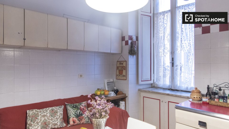 Double room Rome, 3 beds — photo 6