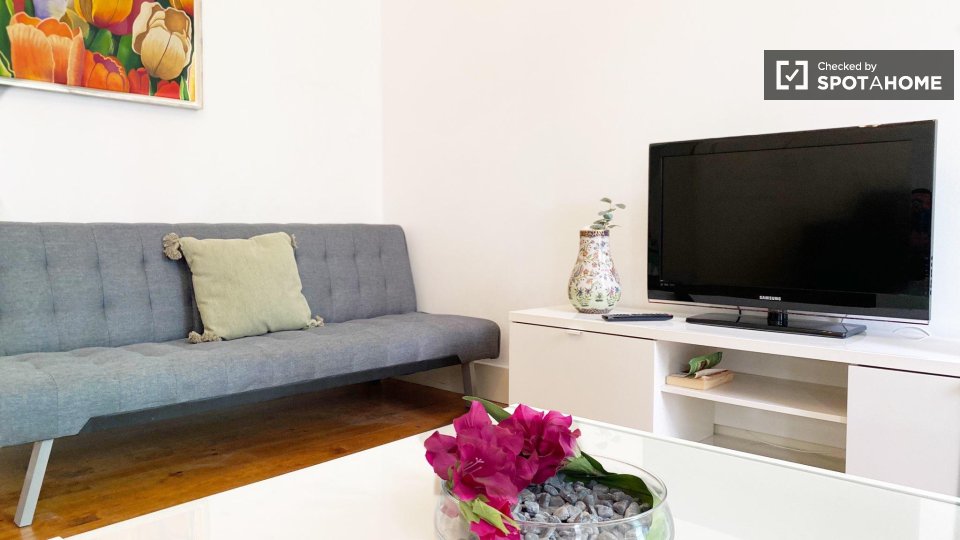 Apartment Lisbon, 2 beds, 79m² — photo 25