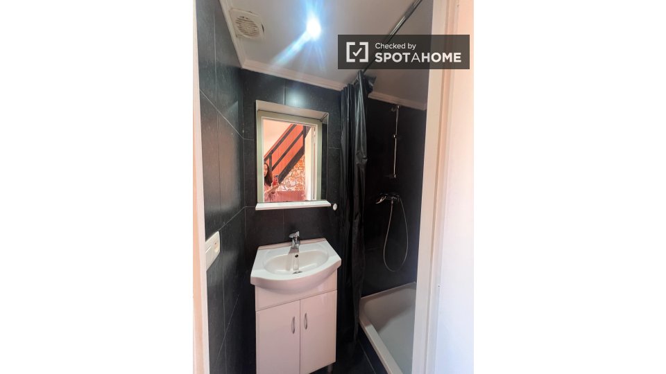 Double room Brussels, 7 beds — photo 11