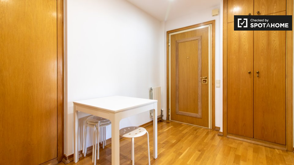 Double room Lisbon, 5 beds, 144m² — photo 13