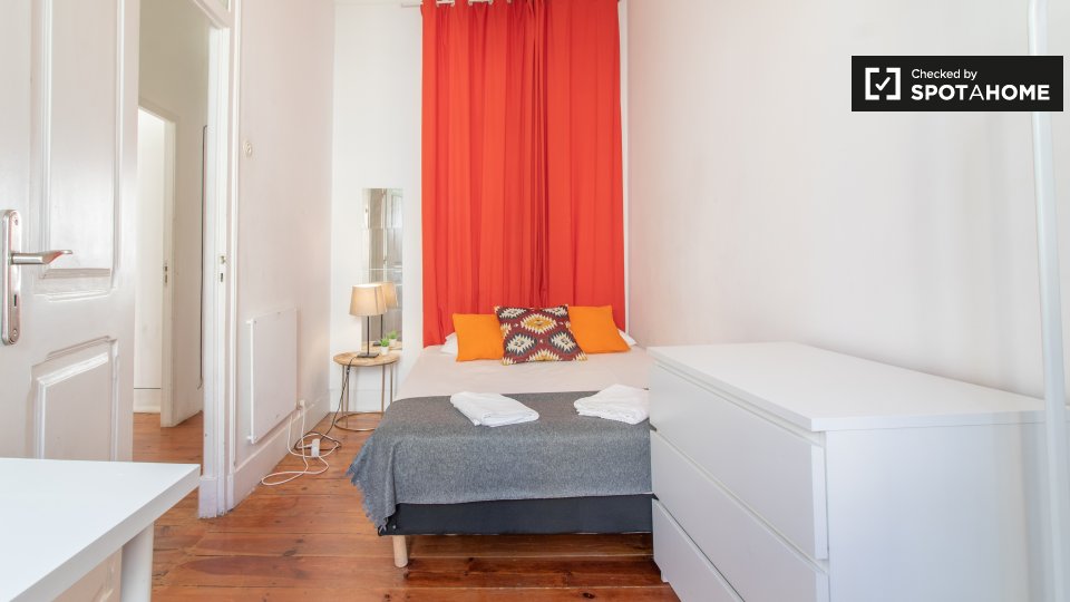 Double room Lisbon, 5 beds, 90m² — photo 16