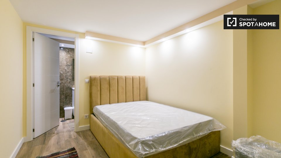 Double room Lisbon, 11 beds, 320m² — photo 1