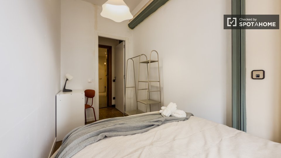 Double room Barcelona, 9 beds — photo 12