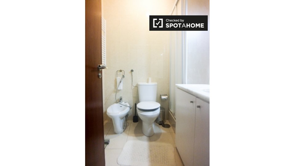 Double room Porto, 3 beds, 140m² — photo 13