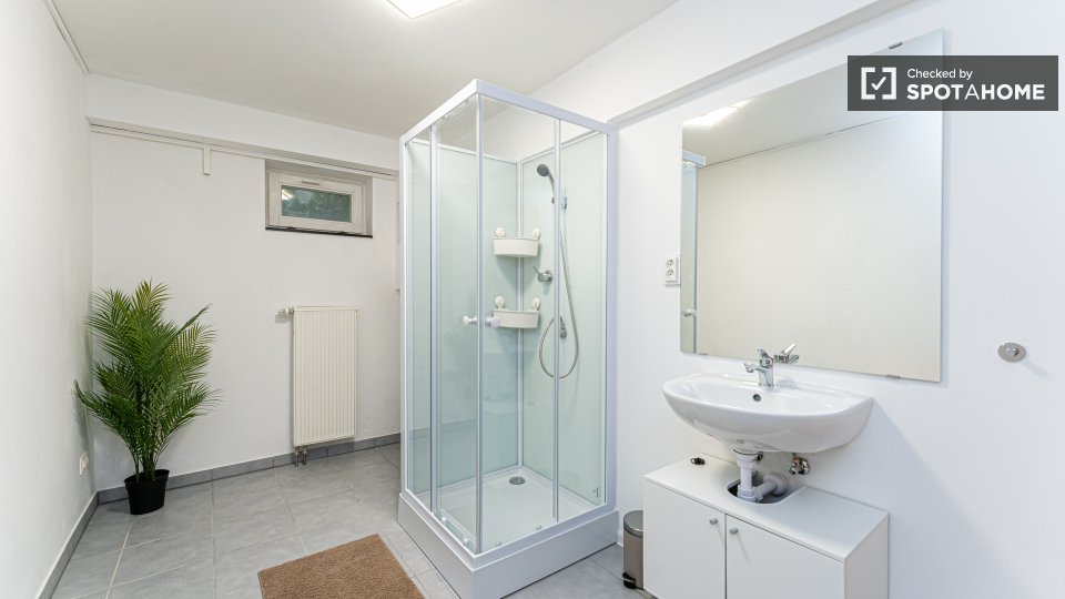 Double room Berlin, 14 beds, 232m² — photo 11