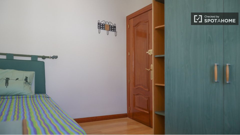 Double room Madrid, 5 beds — photo 13