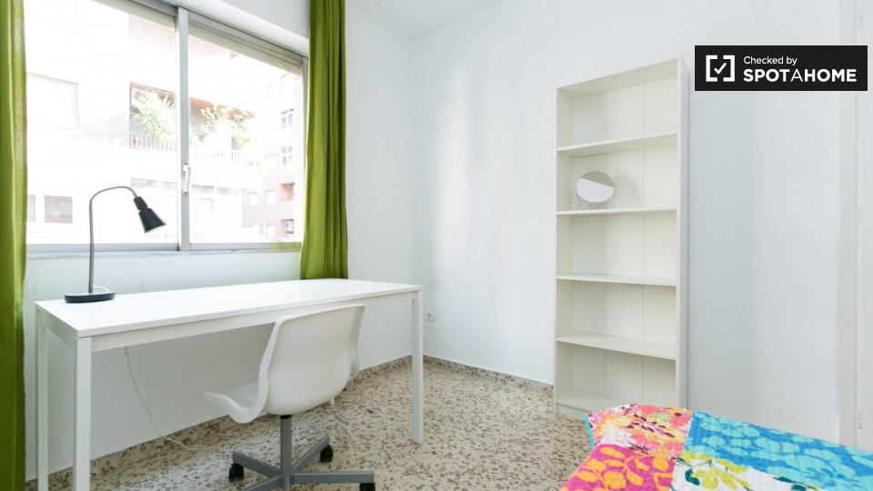 Double room Granada, 5 beds, 130m² — photo 3