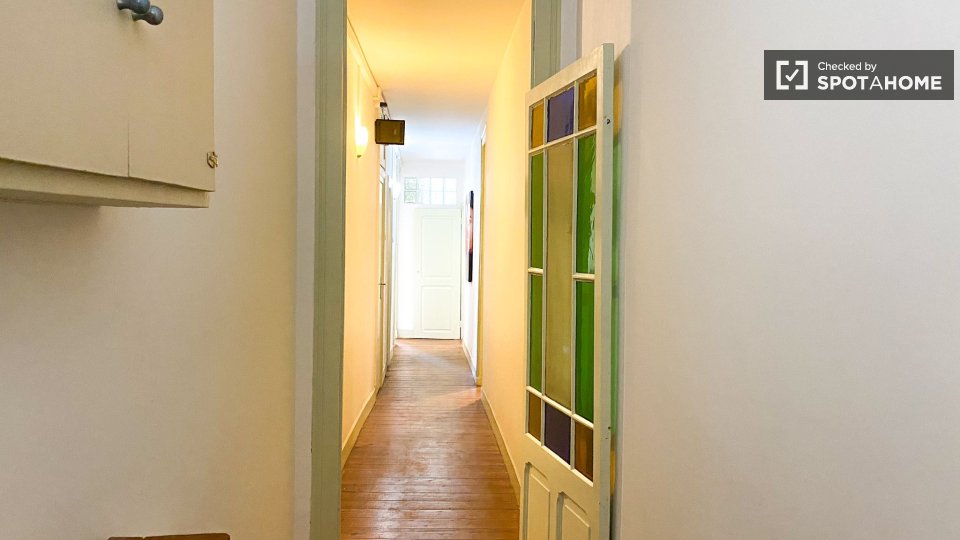 Double room Lisbon, 6 beds — photo 10