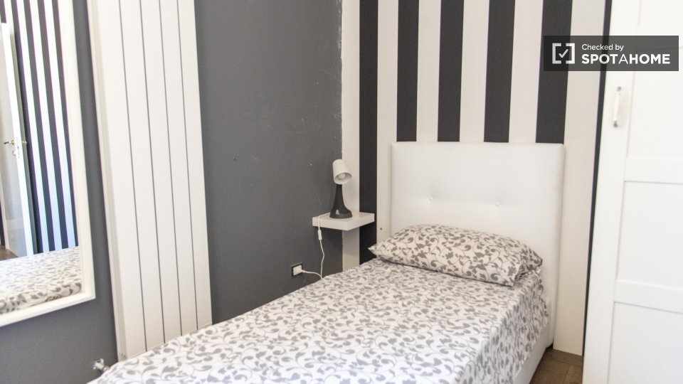 Double room Rome, 4 beds — photo 9