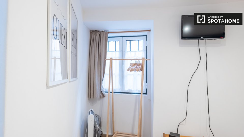 Apartment Lisbon, 1 bed — photo 11