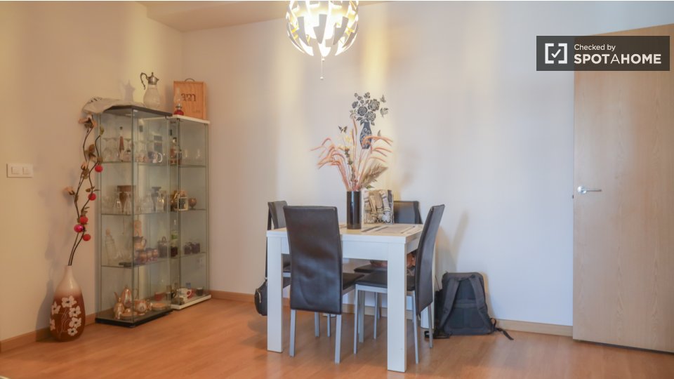 Double room Madrid, 3 beds, 70m² — photo 15