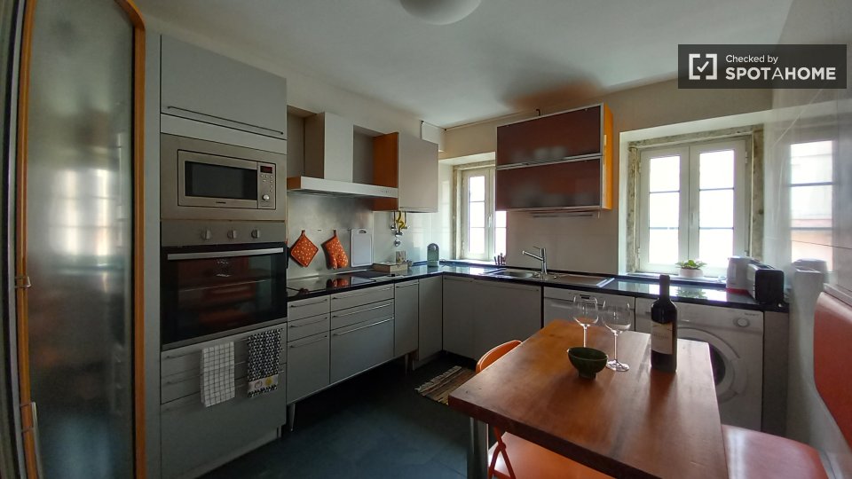 Apartment Lisbon, 1 bed, 90m² — photo 12