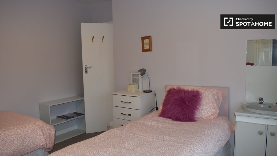 Double room Dublin, 3 beds — photo 1