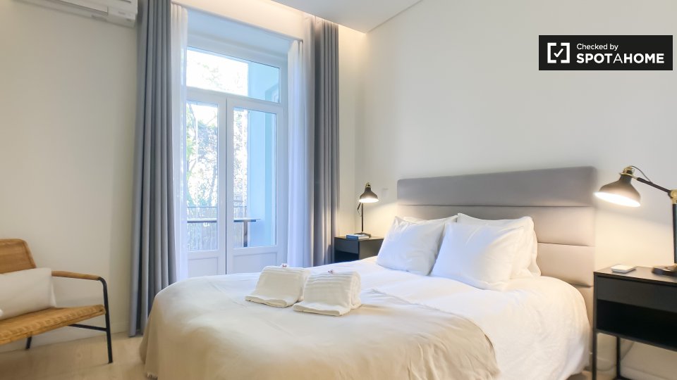 Apartment Lisbon, 2 beds, 130m² — photo 12