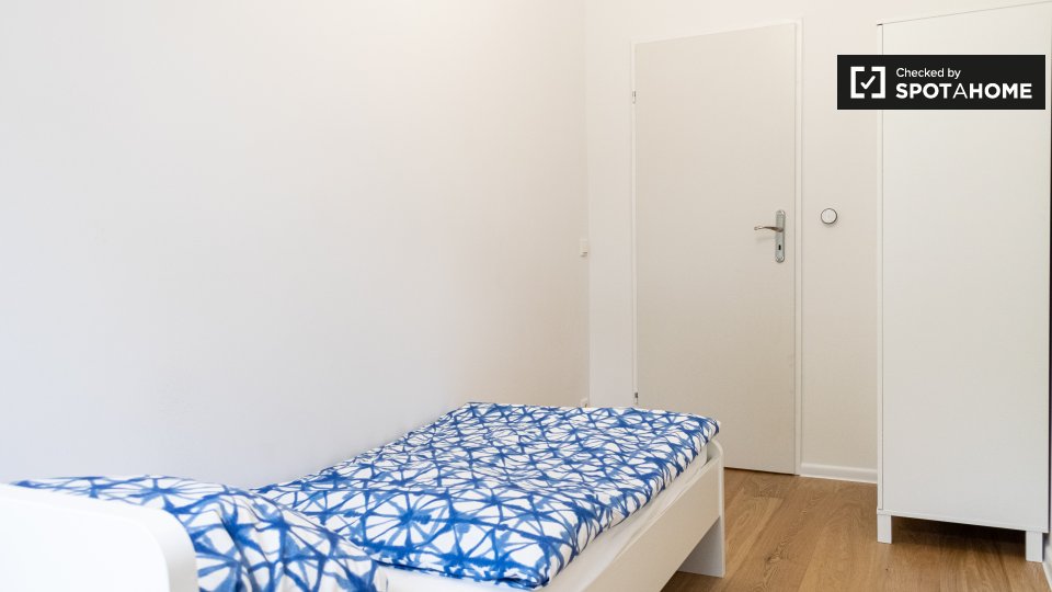 Double room Berlin, 5 beds, 70m² — photo 9