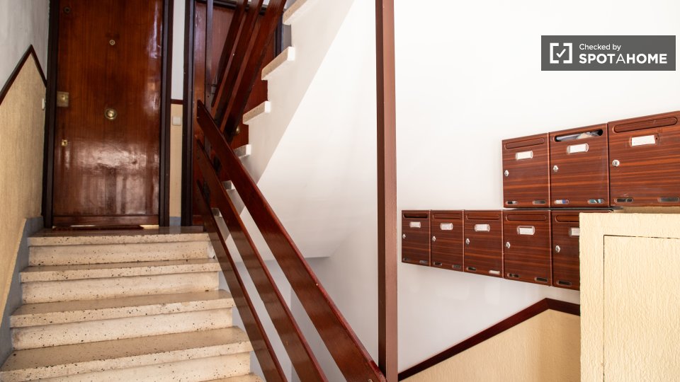 Double room Madrid, 3 beds, 50m² — photo 9