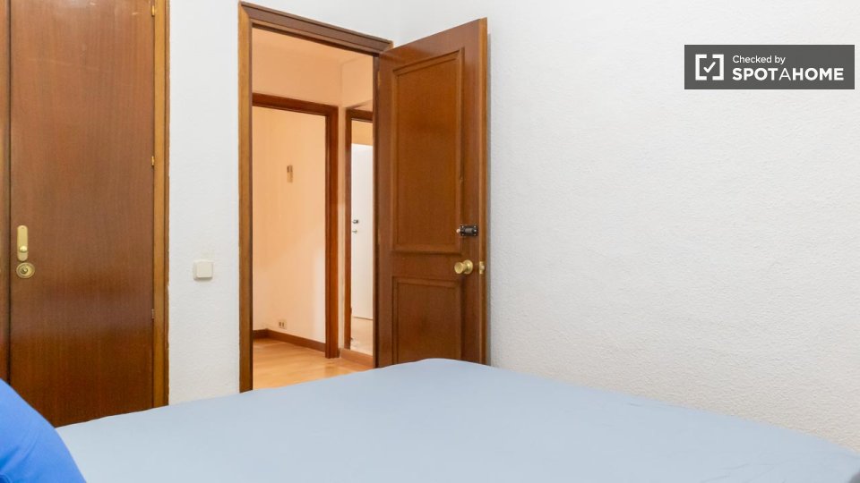 Double room Madrid, 6 beds, 116m² — photo 6