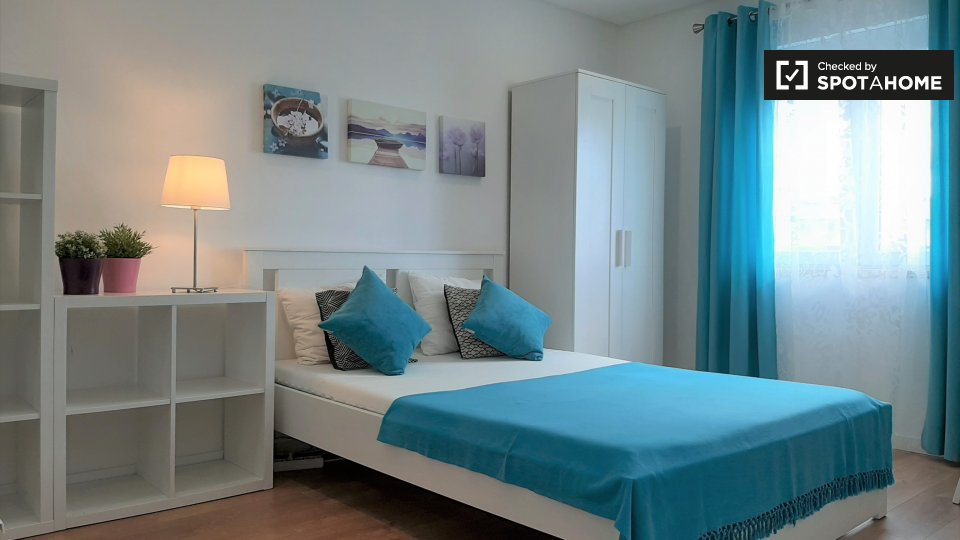 Double room Lisbon, 4 beds, 100m² — photo 9
