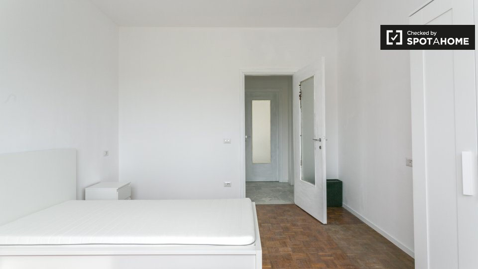 Double room Milan, 3 beds, 75m² — photo 6