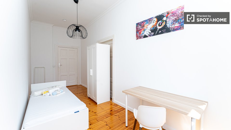 Double room Berlin, 5 beds, 124m² — photo 10