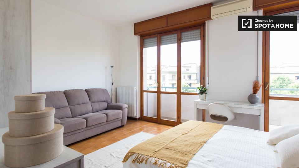 Double room Milan, 3 beds, 80m² — photo 6