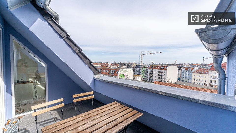 Double room Berlin, 10 beds, 213m² — photo 1