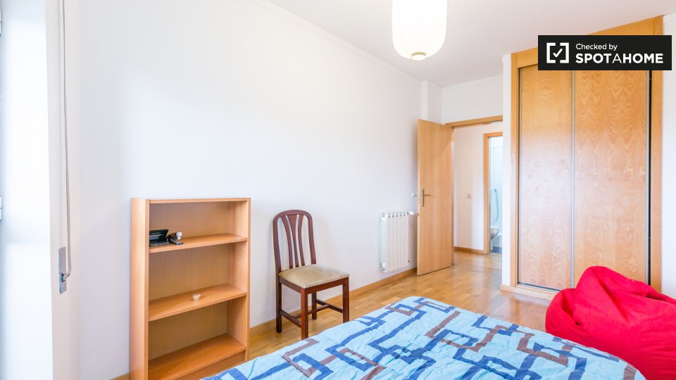 Double room Lisbon, 4 beds — photo 12