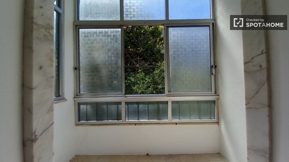 Double room Lisbon, 2 beds, 60m² — photo 14