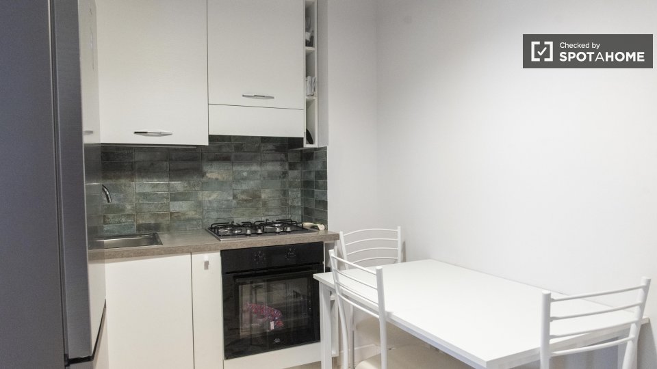 Double room Rome, 3 beds — photo 6