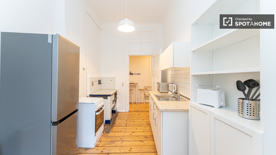 Double room Berlin, 3 beds — photo 12