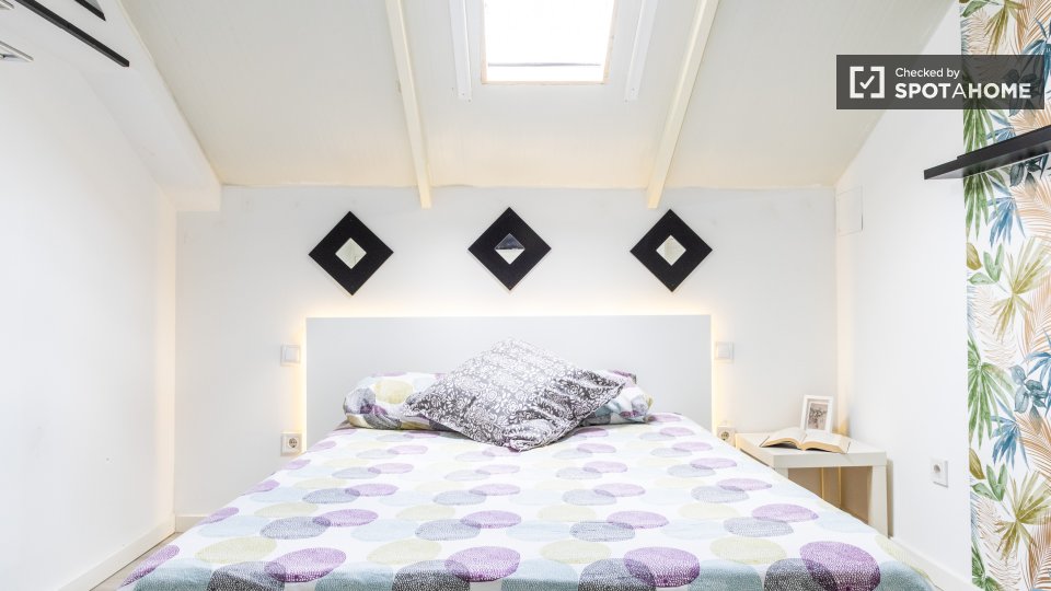 Double room Madrid, 3 beds — photo 37