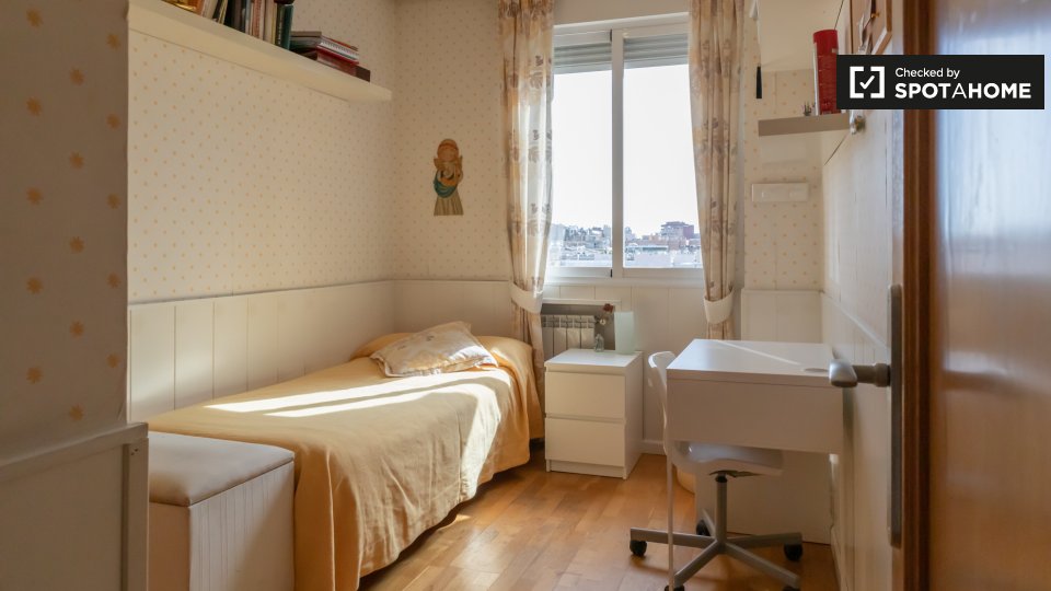 Double room Madrid, 4 beds, 130m² — photo 6