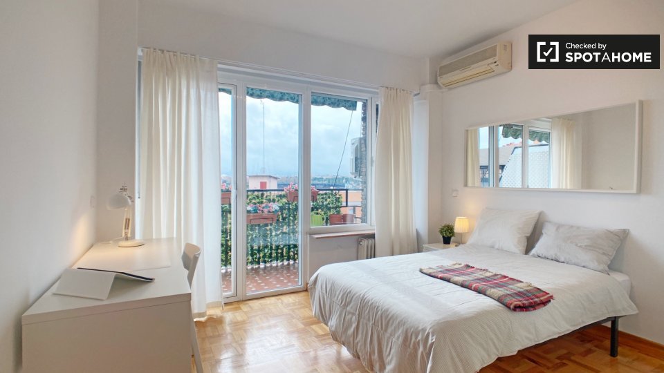 Double room Madrid, 4 beds, 90m² — photo 1
