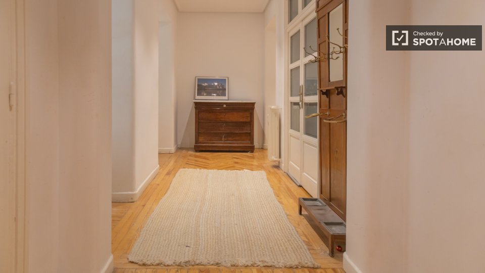 Double room Madrid, 9 beds — photo 9