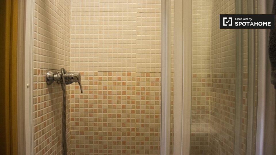 Double room Madrid, 12 beds — photo 3