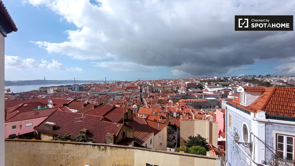 Apartment mono Lisbon, 60m² — photo 1