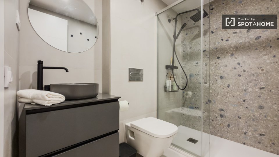 Double room Barcelona, 3 beds — photo 7