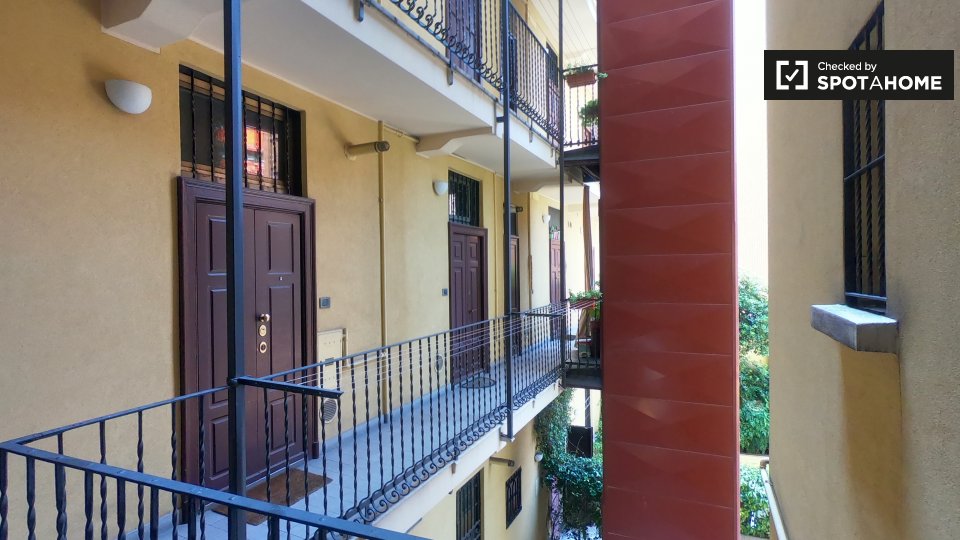 Apartment Milan, 1 bed, 35m² — photo 2